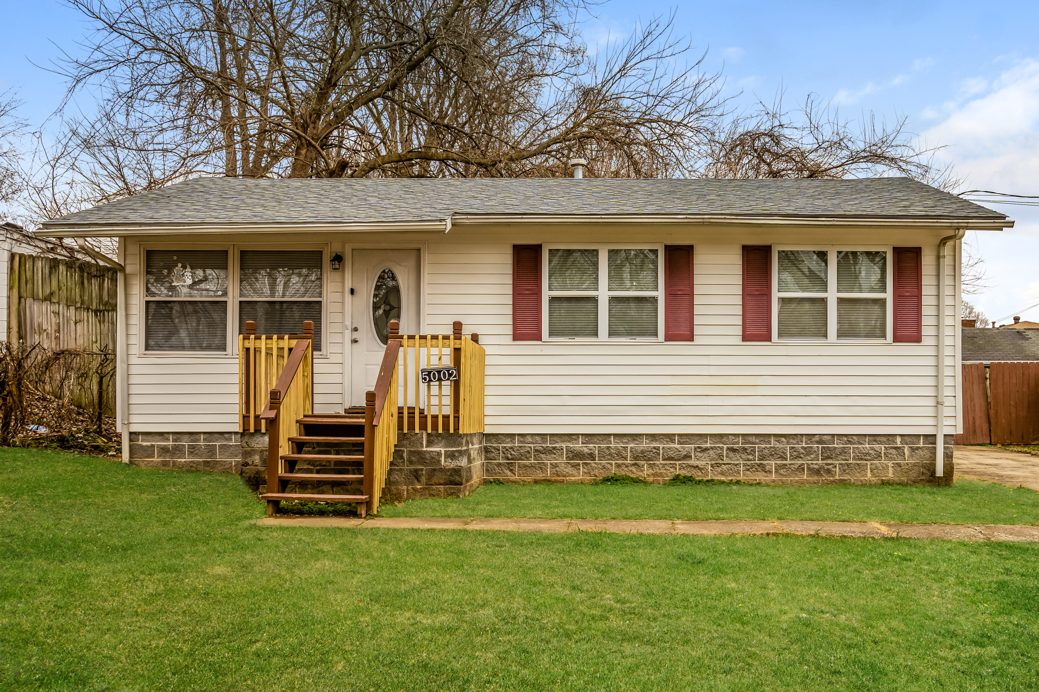 5002 Seville Dr Louisville, KY 40272